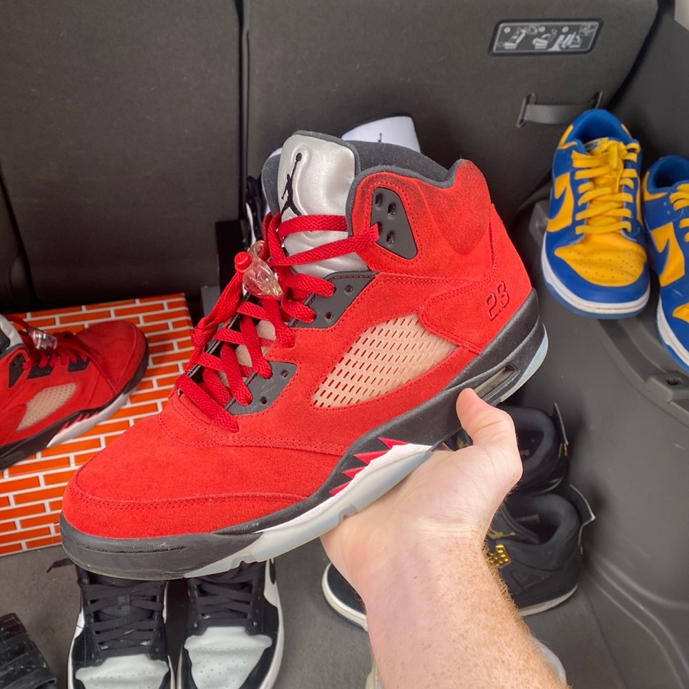 Jordan 5 Raging Bull